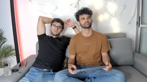 Im Chirs IM MODEL INDEPENDT online show from February 6, 2:11 am