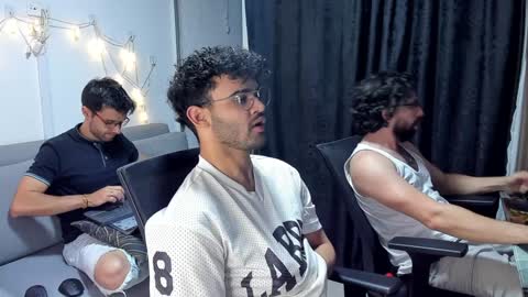 Im Chirs IM MODEL INDEPENDT online show from January 29, 2:51 am