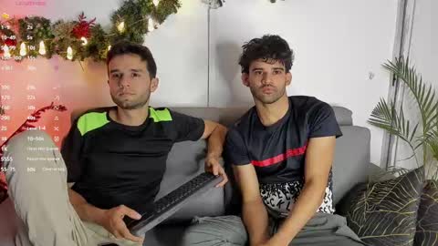 Im Chirs IM MODEL INDEPENDT online show from December 14, 2:56 am