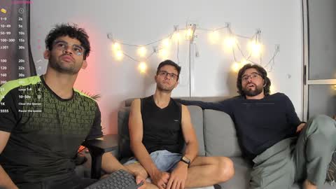 Im Chirs IM MODEL INDEPENDT online show from January 15, 3:43 am