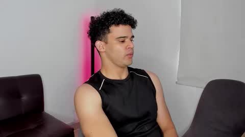 Im Chirs IM MODEL INDEPENDT online show from September 29, 8:27 pm