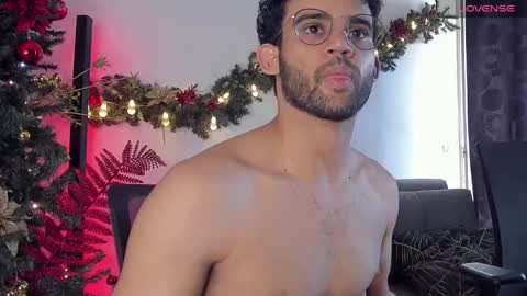 Im Chirs IM MODEL INDEPENDT online show from December 3, 5:34 pm