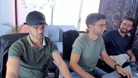 Im Chirs IM MODEL INDEPENDT online show from January 17, 8:04 pm