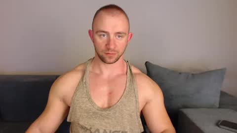 chrisbigbiceps online show from February 26, 6:21 pm
