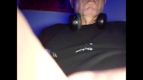 Snapshot of chrispycum chatting on October 21, 6:16 am Chris online show from October 21, 6:16 am