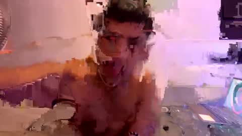 Snapshot of clarentz_baileys chatting on September 19, 3:18 am Clarentz bby online show from September 19, 3:18 am