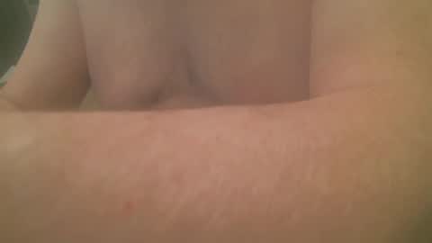 Snapshot of clouds8888 chatting on October 25, 12:18 pm clouds8888 online show from October 25, 12:18 pm