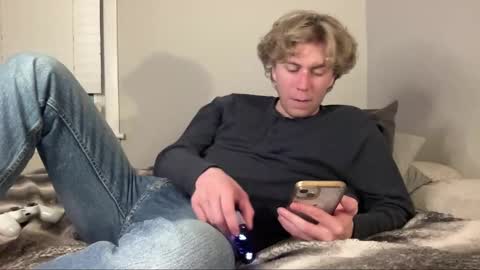 Clyde Austin online show from October 20, 1:31 am