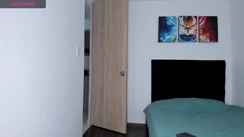 college_muscle_ass online show from January 10, 7:28 pm