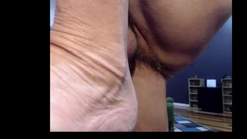 Snapshot of colonelingus03 chatting on October 26, 2:24 am Mark online show from October 26, 2:24 am