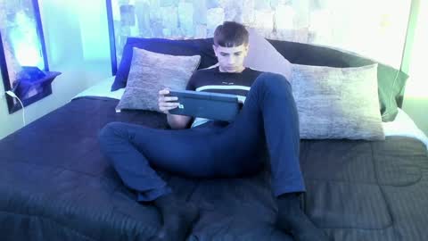 Connor King1 online show from December 27, 12:34 pm