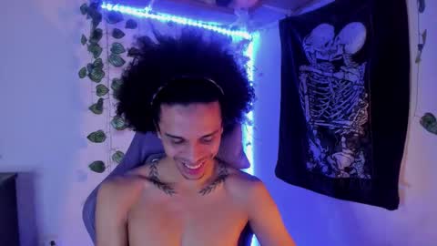 Aaron  online show from February 24, 1:12 pm