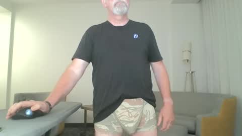 Countryguy71 online show from June 3, 9:22 am