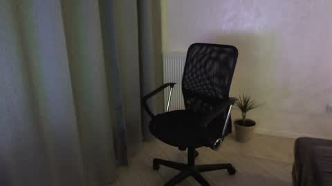 crazy online show from January 24, 6:04 pm