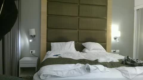 funcouple online show from December 25, 1:42 am