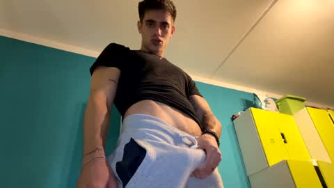 crazydickboy3 online show from December 18, 9:14 am