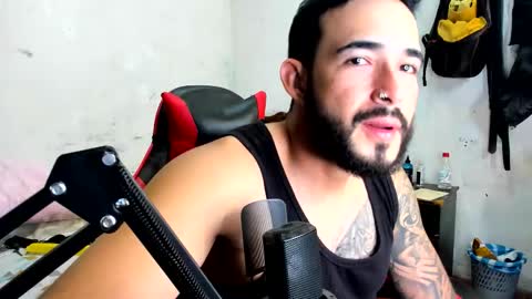 Snapshot of cris_simons chatting on November 2, 3:11 am cris_simons online show from November 2, 3:11 am