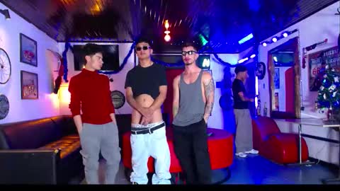 crismens online show from December 22, 8:28 pm