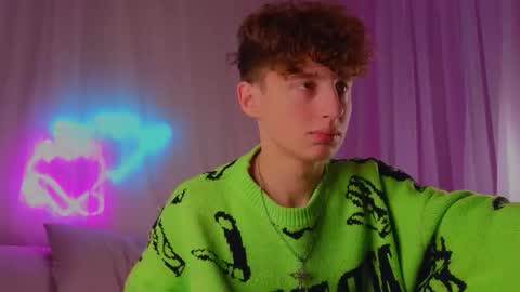 Chris online show from November 19, 7:14 pm