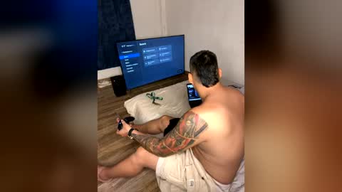 cristopher_011 online show from July 31, 11:36 pm