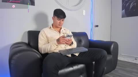 Cristopher online show from February 2, 2:25 pm