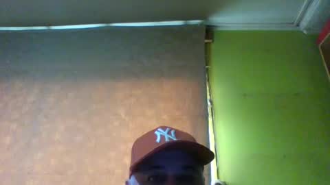 Snapshot of crmperez chatting on October 12, 8:25 pm crmperez online show from October 12, 8:25 pm
