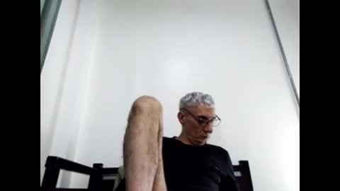 Snapshot of cucaio18 chatting on January 17, 1:36 am BIG UNCUT HARD COCK online show from January 17, 1:36 am