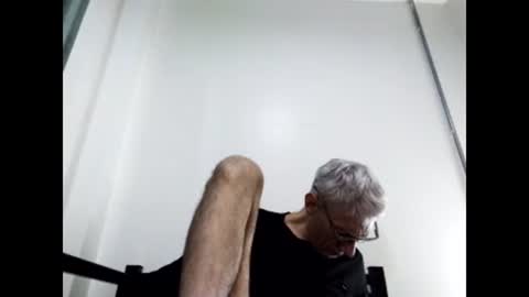 Snapshot of cucaio18 chatting on January 16, 2:09 am BIG UNCUT HARD COCK online show from January 16, 2:09 am