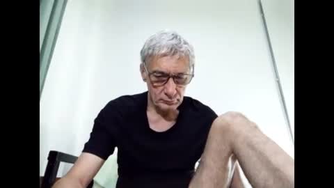 Snapshot of cucaio18 chatting on February 19, 2:01 am BIG UNCUT HARD COCK online show from February 19, 2:01 am
