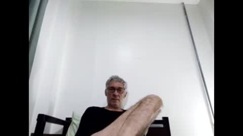 Snapshot of cucaio18 chatting on February 27, 2:19 am BIG UNCUT HARD COCK online show from February 27, 2:19 am