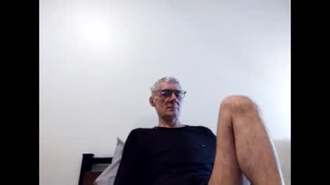 Snapshot of cucaio18 chatting on December 20, 2:08 am BIG UNCUT HARD COCK online show from December 20, 2:08 am