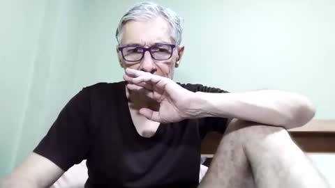 Snapshot of cucaio18 chatting on October 2, 9:57 am BIG UNCUT HARD COCK online show from October 2, 9:57 am