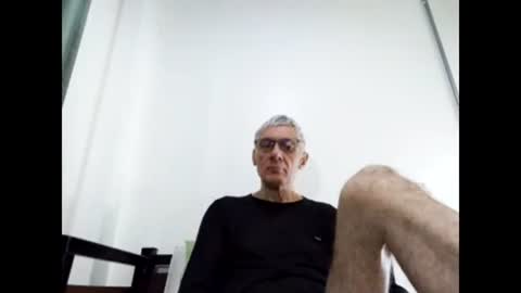 Snapshot of cucaio18 chatting on January 7, 1:17 am BIG UNCUT HARD COCK online show from January 7, 1:17 am