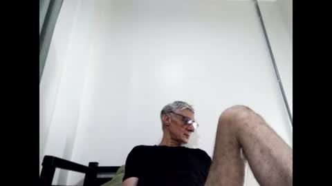 Snapshot of cucaio18 chatting on March 8, 2:54 am BIG UNCUT HARD COCK online show from March 8, 2:54 am