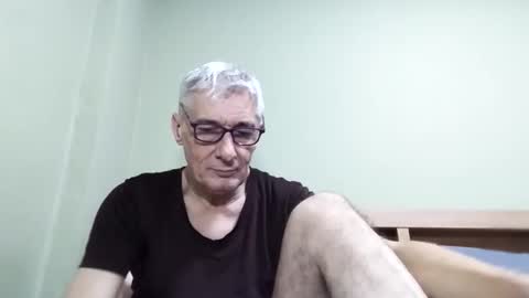 Snapshot of cucaio18 chatting on October 8, 2:38 am BIG UNCUT HARD COCK online show from October 8, 2:38 am