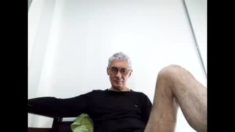 Snapshot of cucaio18 chatting on December 25, 2:56 pm BIG UNCUT HARD COCK online show from December 25, 2:56 pm