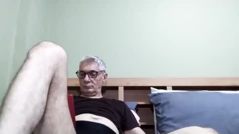 Snapshot of cucaio18 chatting on October 13, 1:44 am BIG UNCUT HARD COCK online show from October 13, 1:44 am