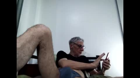 Snapshot of cucaio18 chatting on February 20, 12:19 am BIG UNCUT HARD COCK online show from February 20, 12:19 am