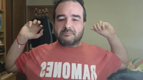 curiosillo1983 online show from November 16, 9:33 am