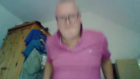 Snapshot of curiousax77 chatting on October 20, 8:40 am curiousax77 online show from October 20, 8:40 am