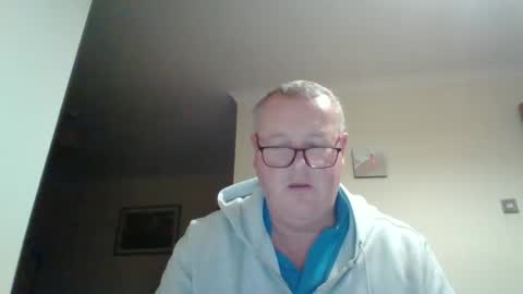 Snapshot of curiousax77 chatting on December 29, 8:22 am curiousax77 online show from December 29, 8:22 am