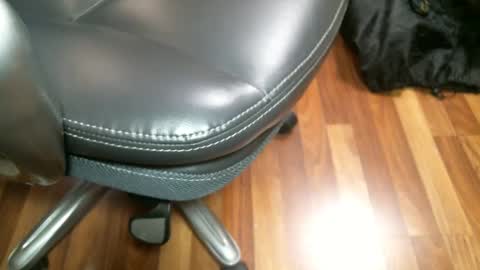 Snapshot of cutandwaxed2 chatting on December 14, 2:31 pm BI SMOOTH MATURE  SUB online show from December 14, 2:31 pm