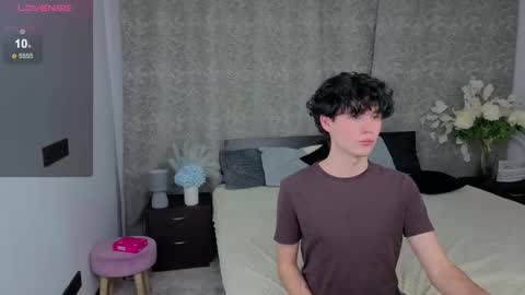 Mike online show from December 3, 7:53 pm