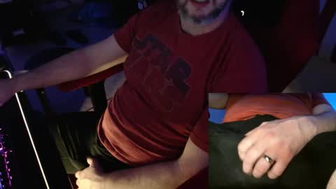 DadBodDude01 online show from November 29, 1:51 am