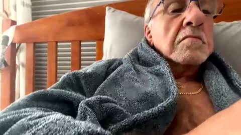 Snapshot of daddyweis chatting on October 19, 3:55 am daddyweis online show from October 19, 3:55 am