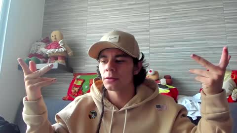Snapshot of daemon_txuspunk chatting on December 15, 2:16 pm DAEMON online show from December 15, 2:16 pm
