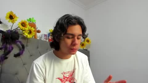 Snapshot of daemon_txuspunk chatting on February 11, 9:35 pm DAEMON online show from February 11, 9:35 pm