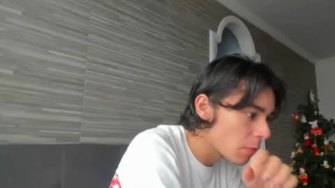 Snapshot of daemon_txuspunk chatting on December 30, 7:32 pm DAEMON online show from December 30, 7:32 pm