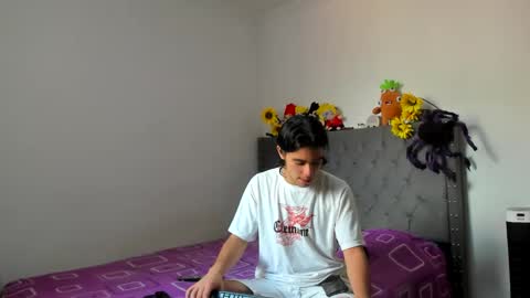 Snapshot of daemon_txuspunk chatting on February 18, 6:17 pm DAEMON online show from February 18, 6:17 pm