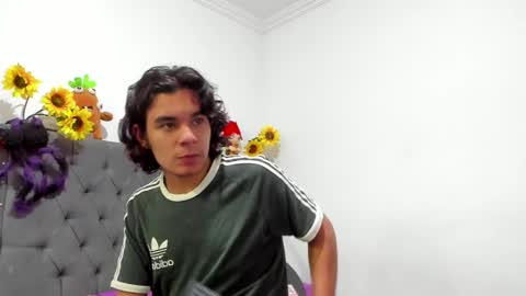 Snapshot of daemon_txuspunk chatting on February 13, 5:37 am DAEMON online show from February 13, 5:37 am